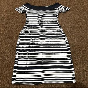 EUC Michael Kors Womens Black White Stripe casual career Dress XS short sleeve